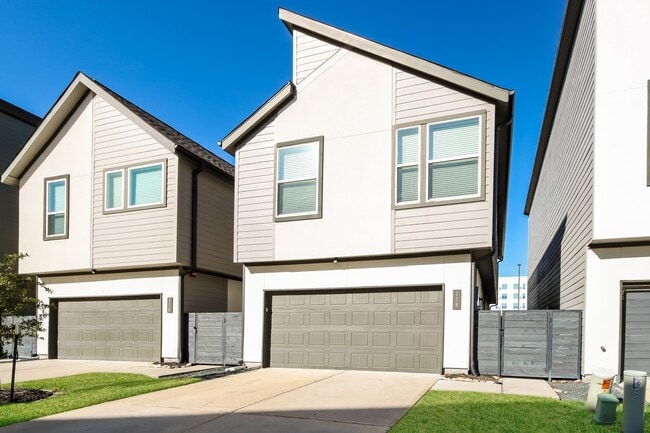 Building Photo - 329 N Centro Cir