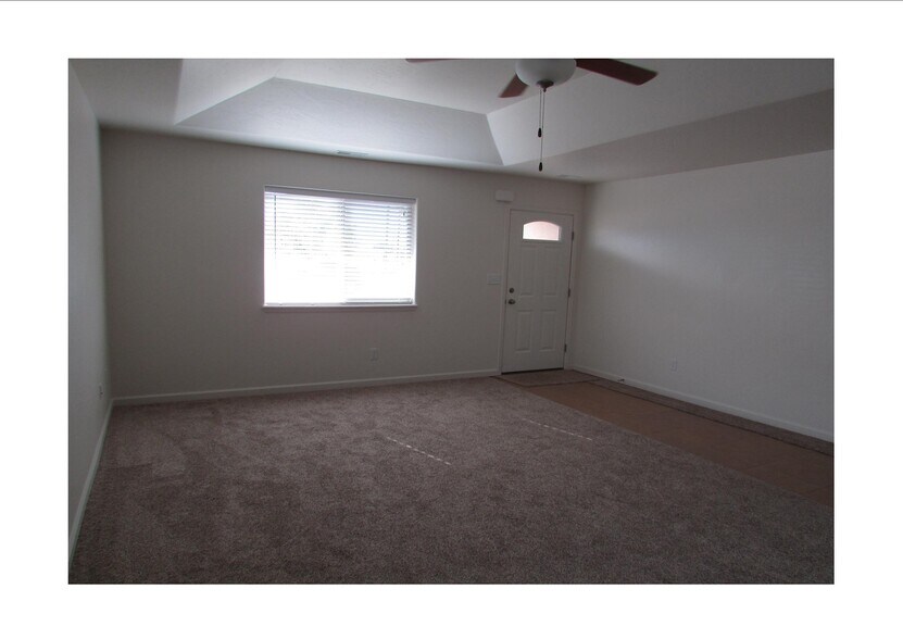 Building Photo - 2456 Hannah Ln