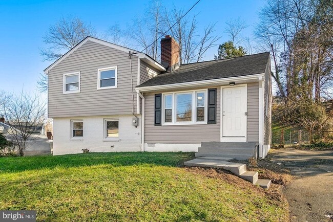 Building Photo - 1647 Hylton Ave