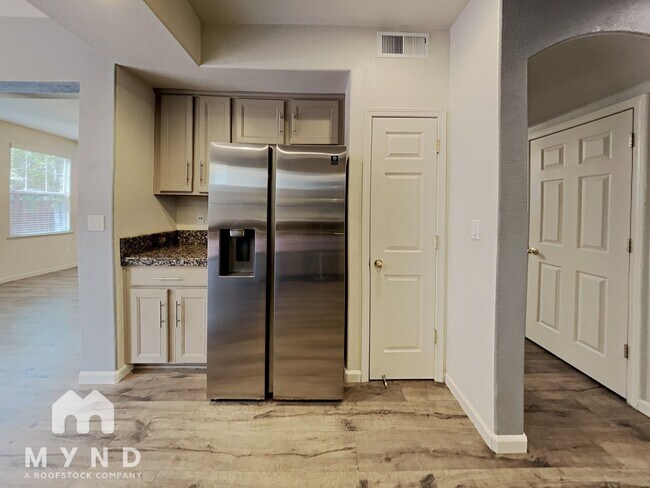 Building Photo - 6627 Sportoletti Dr