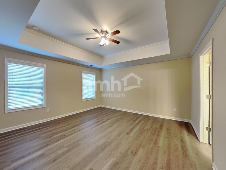 Building Photo - 507 Round Rock Trl