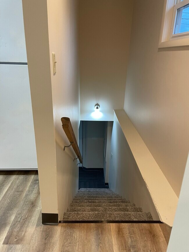 Building Photo - 2410 Bell St