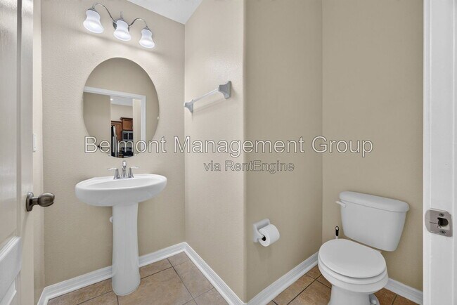 Building Photo - 10709 Savannah Landing Cir