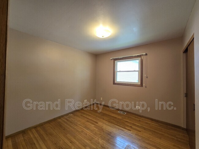 Building Photo - 531 Evergreen Ct
