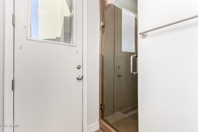Building Photo - 8614 N 17th Pl