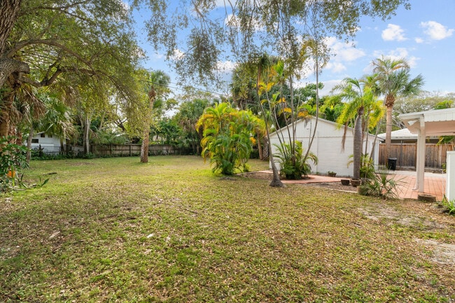 Building Photo - 306 34th St