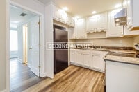 Building Photo - 232 N Lake Dr