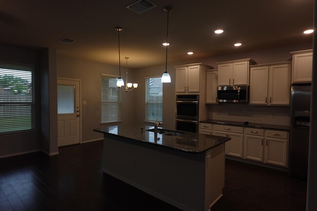 Building Photo - 1310 Stonewall Ridge