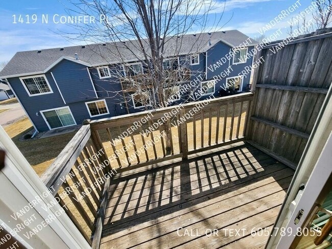 Building Photo - 1419 N Conifer Pl