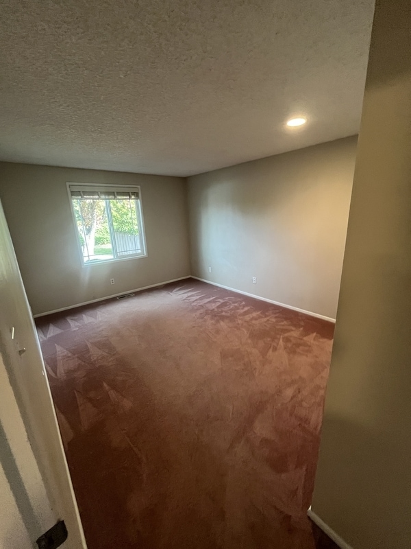 Building Photo - 841 Garden Dr