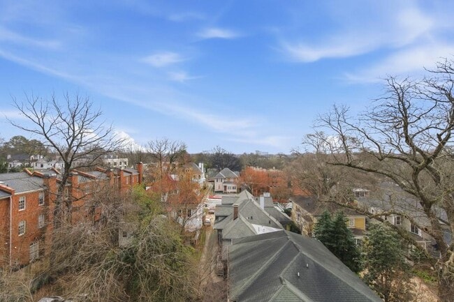 Building Photo - 775 Juniper St NE