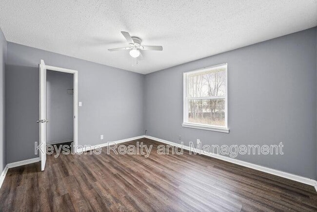 Building Photo - 1269 State Line Rd