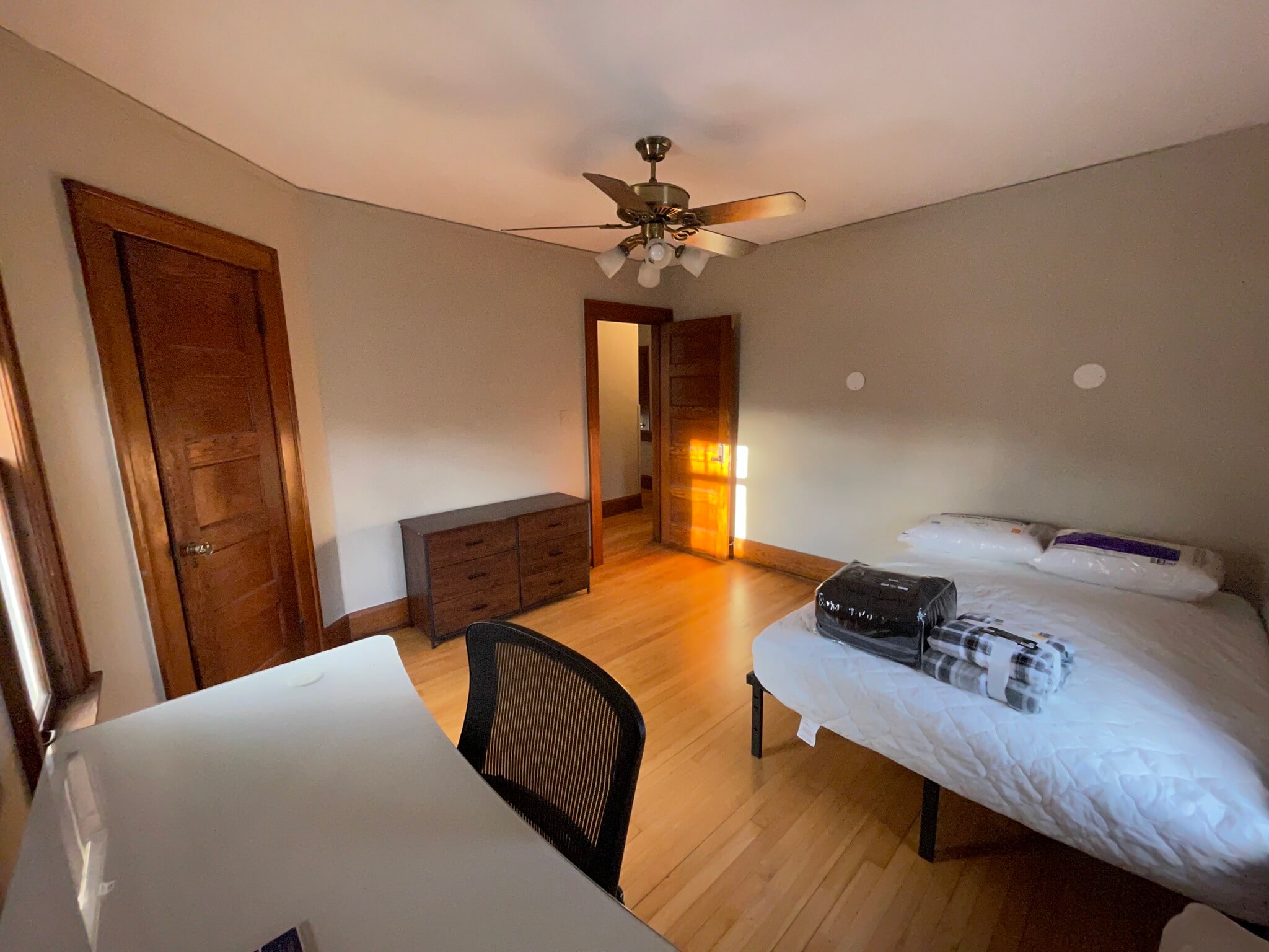 Bed room - 1010 S Forest Ave