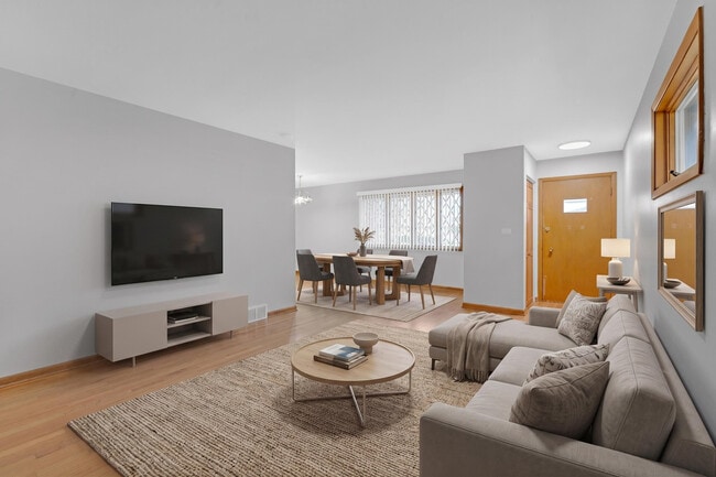 Building Photo - 650 Patricia Ln