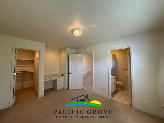 Building Photo - Updated 3 Bedroom in Pacific Grove!