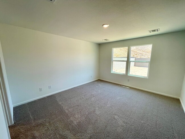 Building Photo - Beautiful New 3 Bedroom Home in the New Ra...