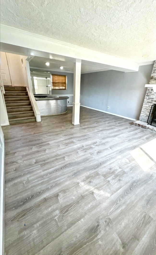 Building Photo - 1278 Roth Hill Dr