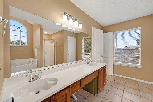 Building Photo - Bear Creek South