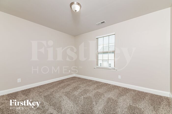 Building Photo - 220 Outwater Ridge Dr