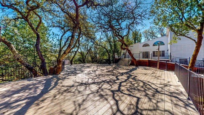 Building Photo - Large Custom Bennett Valley Home with Pool