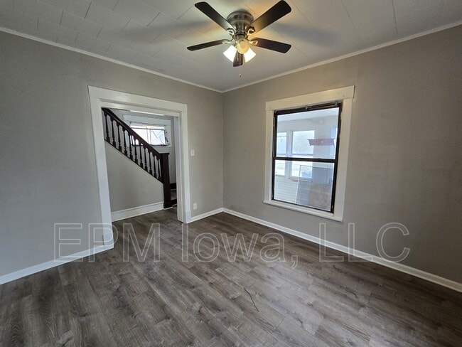 Building Photo - 214 Edwards St