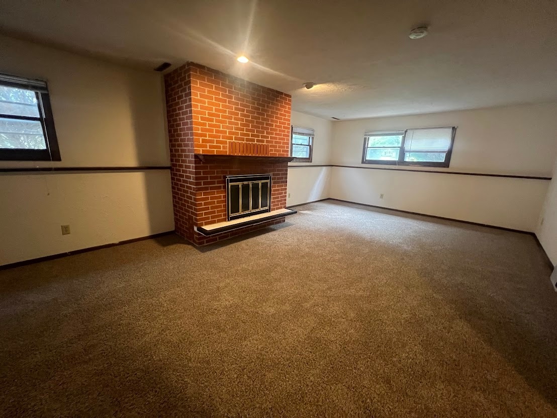 Building Photo - 7313 Farmington Way