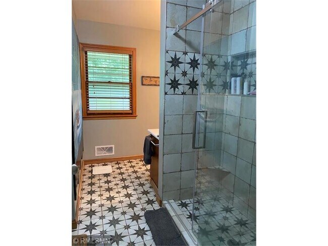 Building Photo - 1952 Oak Knoll Dr