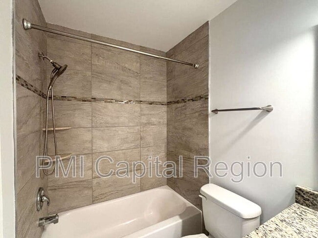 Building Photo - 13059 Shadyside Ln