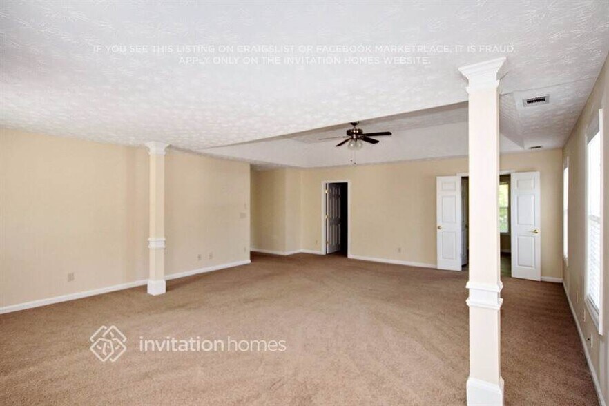 Building Photo - 6521 Carriage Ln