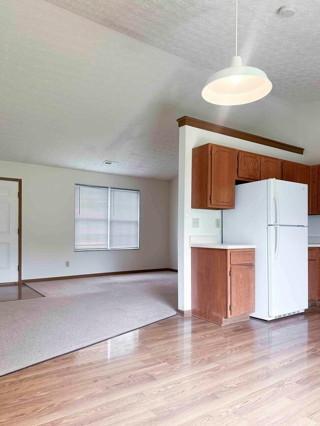 Building Photo - 7947 Schoolside Dr