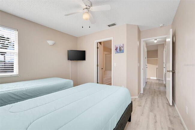 Building Photo - 8607 Knottingham Dr