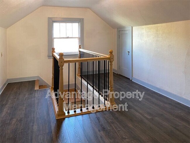 Building Photo - 1762 NW Harrison Blvd