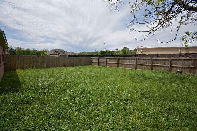 Building Photo - 820 Hindman Dr