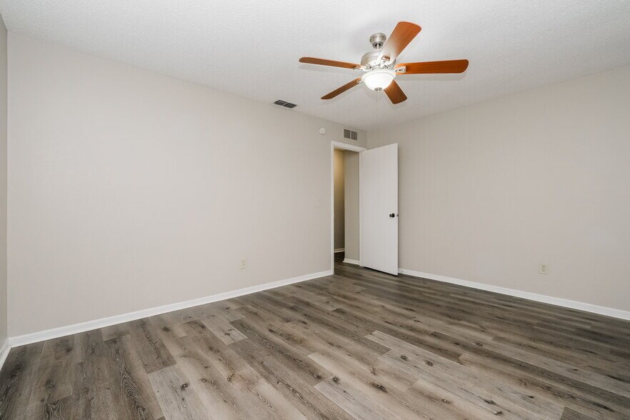Building Photo - 8613 White Springs Dr