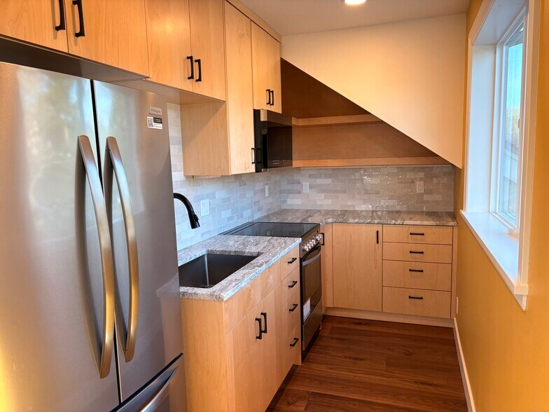 Building Photo - 2515 Yew St