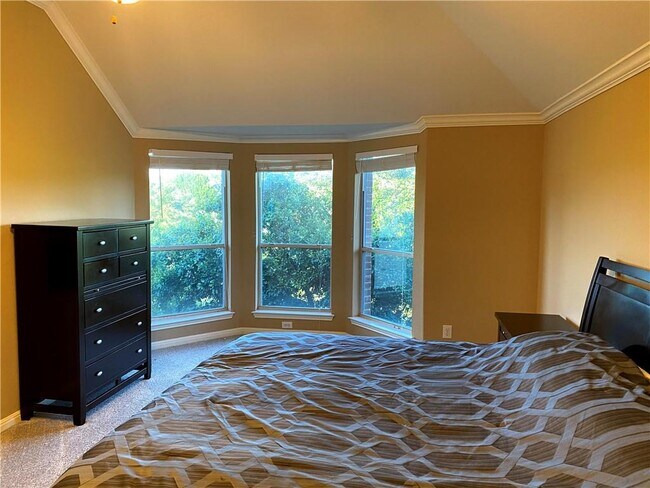 Building Photo - 9425 Lisi Anne Dr