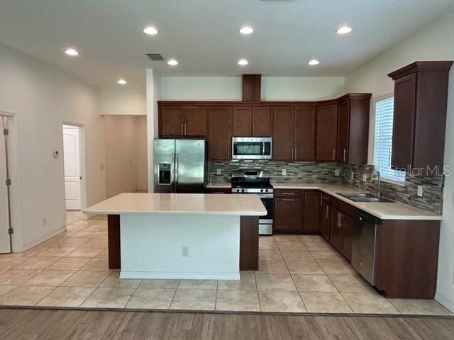 Building Photo - 913 Berry Leaf Ct