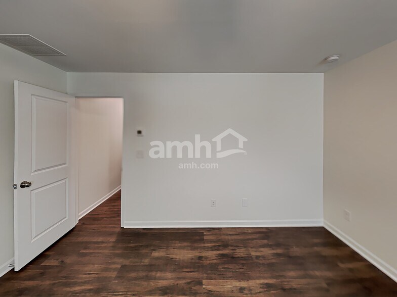 Building Photo - 409 Scotland Dr
