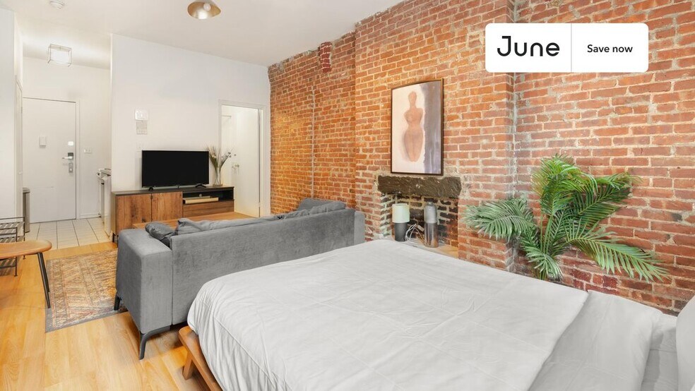 Building Photo - 418 W 49th St