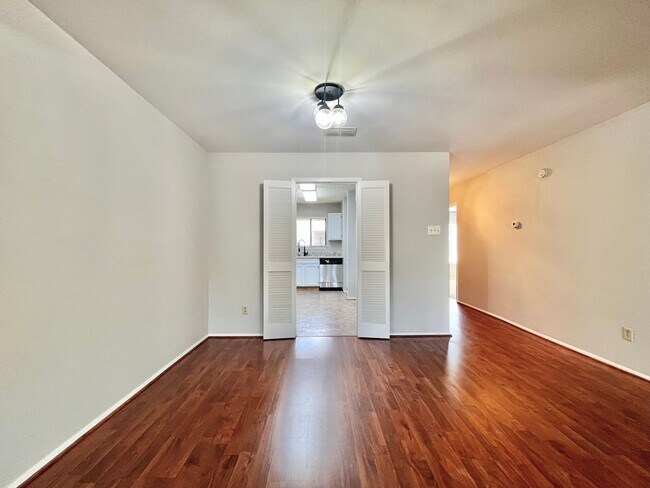 Building Photo - 400 W South Town Dr