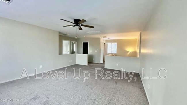 Building Photo - 721 W Flaming Arrow Dr