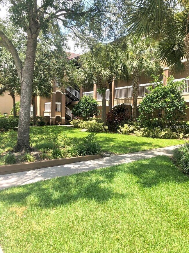 Building Photo - 14037 Fairway Island Dr