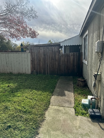 Primary Photo - 916 Sonoma Ave