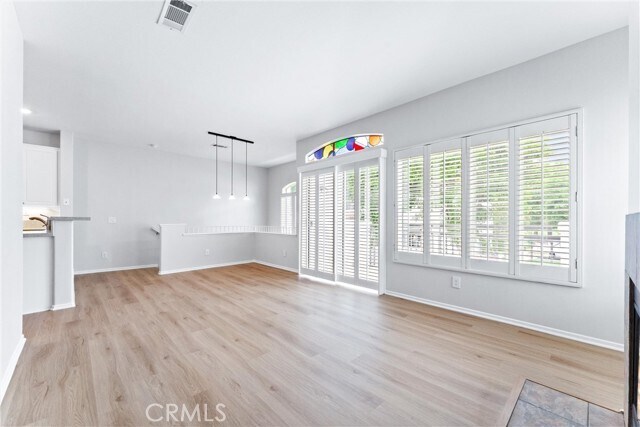 Building Photo - 23 Anana