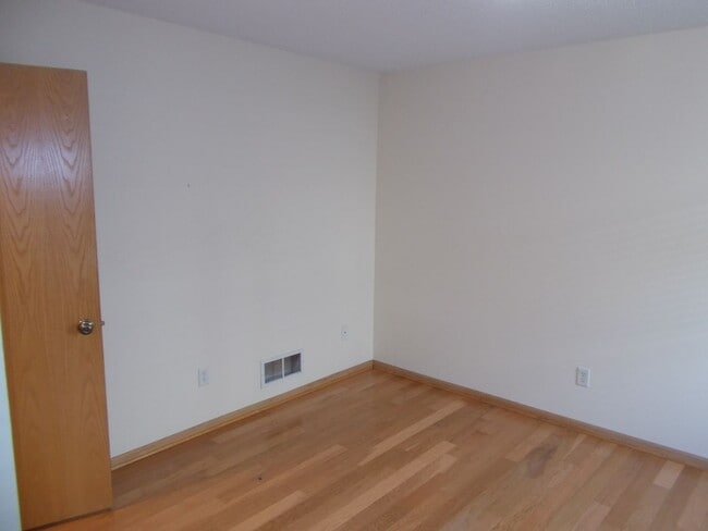 Building Photo - 1020 Stinson St
