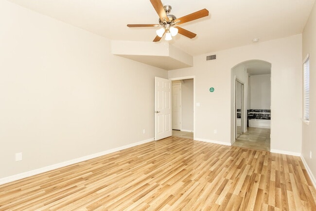 Building Photo - 18039 N 12th Pl