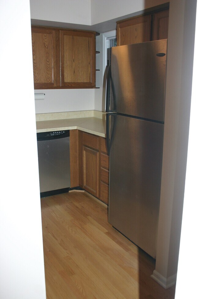 Kitchen - 1750 W Liberty St