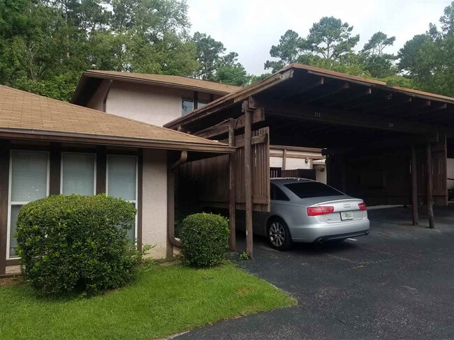 Building Photo - 209 Westwood Dr