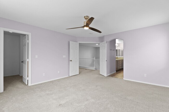 Building Photo - SE!! Pebble and Pollock!! Crystal Springs!...