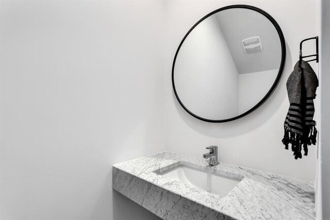 Building Photo - 14505 Running Deer Trail